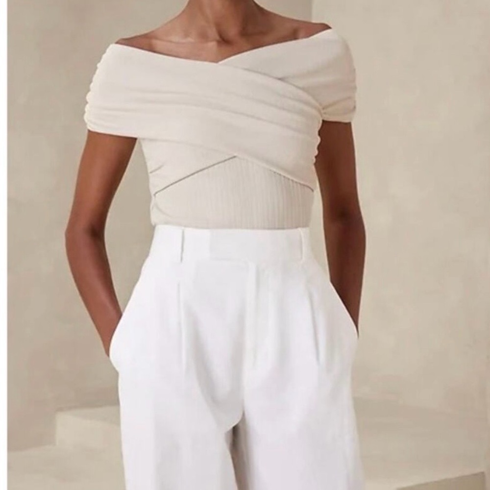 Banana Republic Ribbed Off Shoulder Blouse in Cream Size S